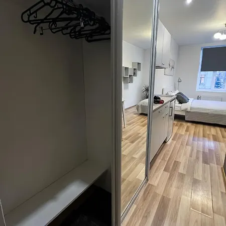 Artilerijas Iela 25 *