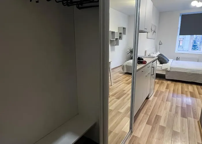 Artilerijas Iela 25 *